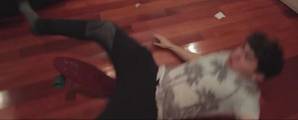 relatablejc's tweet image. when u try to be cool and ride a skateboard but this happens instead