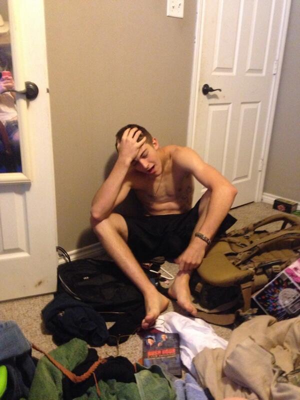 tyllerrrrrr's tweet photo. "Smoked weed once, I turned gay" http://t.co/m1PagWixW7