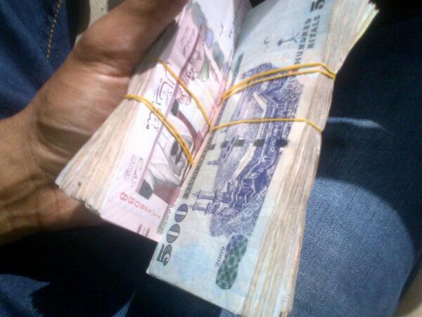 YHdbd's tweet photo. @fasal19901 انتي كيف ي موزه http://t.co/4FaofnnIND