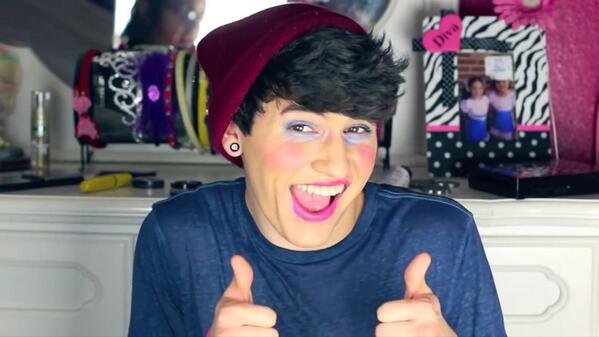 relatablejc's tweet image. when u put on ur makeup perfectly