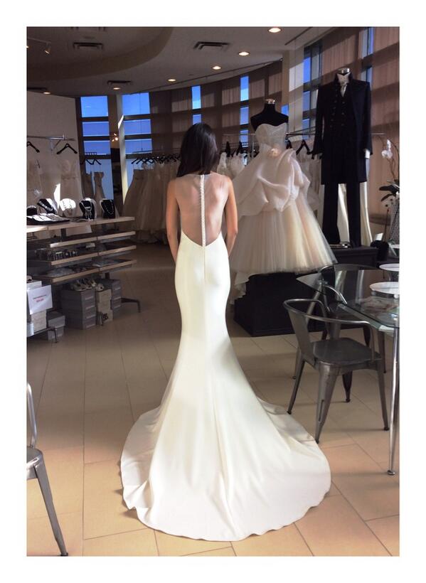 I had trouble taking this off.. And by trouble I mean I loved it so much I wanted to wear it forever 😍 <a href="/AmsaleBridal/">Amsale</a>