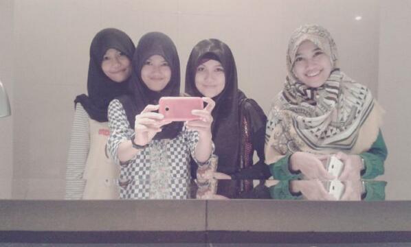 Latepost <a href="/hotelpangeran/">HotelPangeran</a> Grand final Bujang dan dara riau 2014