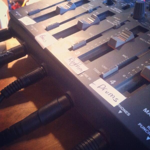 BABY SWIM BAND tweet media