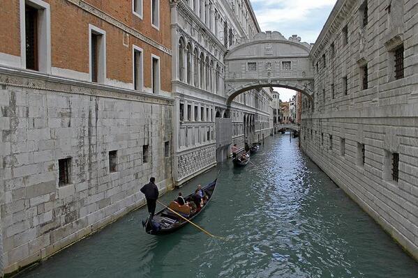 TonyKRO's tweet image. #artwork for home office business or hotel - available in variety of formats #interiordesign bit.ly/1i88X6U