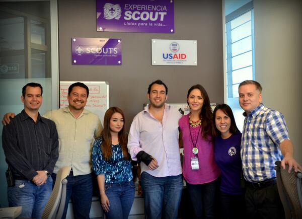 ScoutsES's tweet photo. El día de hoy, el Director de @IMJUV realizó un recorrido por los Centros Scouts del proyecto #ExperienciaScout http://t.co/TzMMt914cK