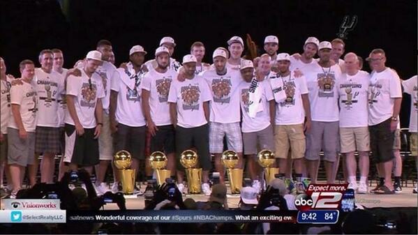 cdeltoro2011's tweet photo. #SpursNation#nbachampions#oneofakind#sorrynotsorry#HeatNation ✋🏆🏆🏆🏆🏆baby !!!!!!! http://t.co/NlzoCHZDYa