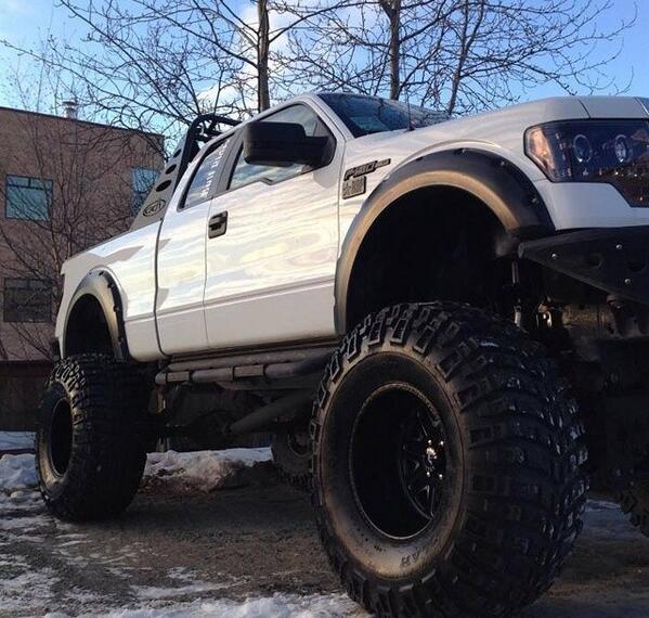 _LiftedTrucks_'s tweet photo. #Ford http://t.co/iT87jAuff4