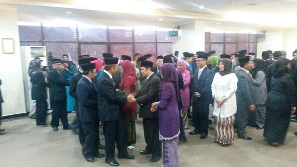 Kemenag_RI's tweet photo. Selamat kepada para pejabat yg di lantik. Semoga dapat menjalankan tugas dengan amanah. http://t.co/CsEqLKyONq