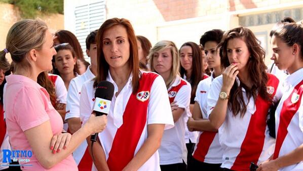 Futfem_RDJ's tweet photo. El Rayo Femenino en peligro http://t.co/fpkdVoi1qO
#SalvemosAlRayoFemenino #futfem @RVMOficial http://t.co/1U7ZRVJndK