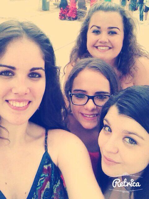 Nuriaa195's tweet photo. “@Tamara_Albarran: Mis niñas :) http://t.co/cdJgMBdcLk”