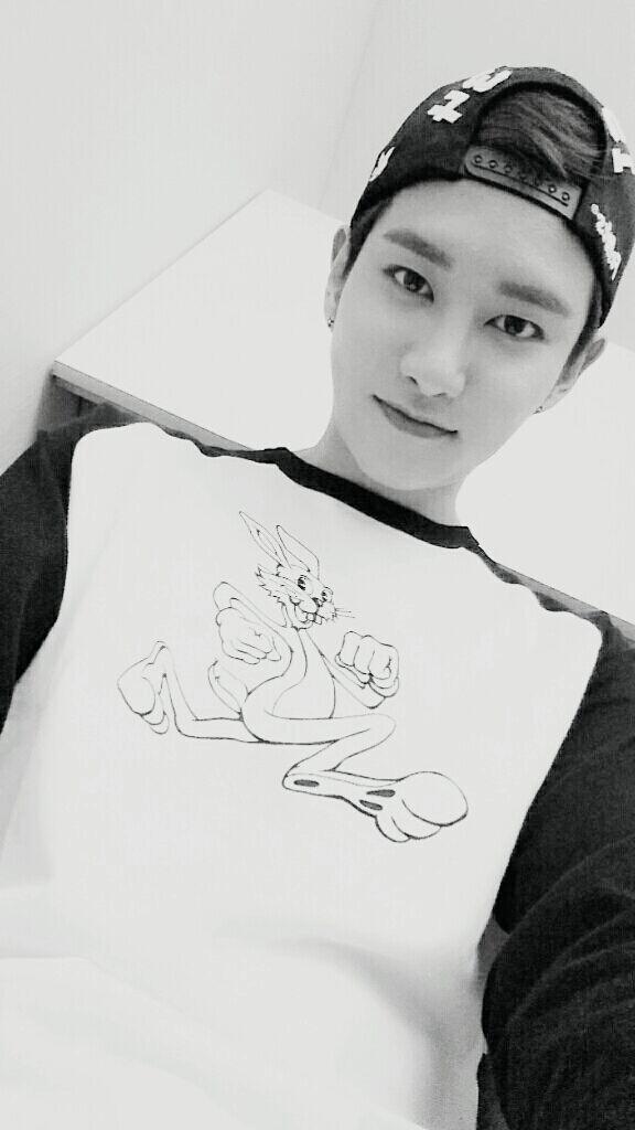 BlockB2011's tweet photo. #개판오분전 #비범
오늘도 셀카셔틀 ㅋㅋ
본방사수 부탁드려요 !!! http://t.co/IXxEybMym2
