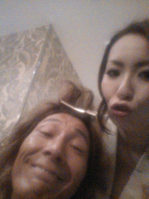鷹さんメイクなう http://t.co/32IehaU5QB