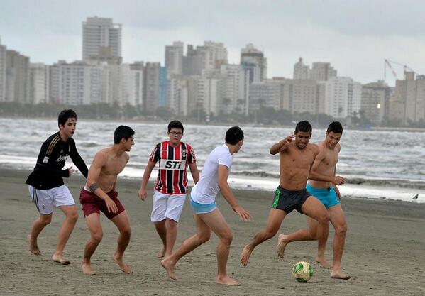 egm2712's tweet photo. #seleccion #piernudos #bulges #nalgones http://t.co/seBkiiUtbP