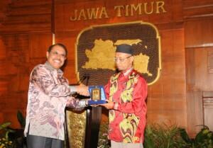 wartametropolis's tweet photo. Ekonomi Islam sebagai paradigma baru tangkal kapitalisme, http://t.co/ZIn08hZuo6 http://t.co/Wu7ZJzNvBp