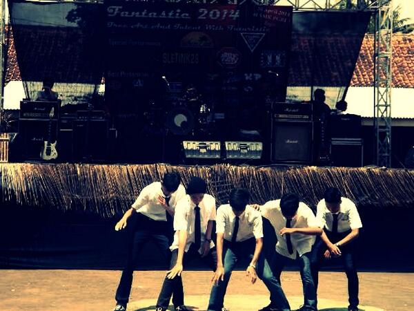 SchoolEvolution tweet picture