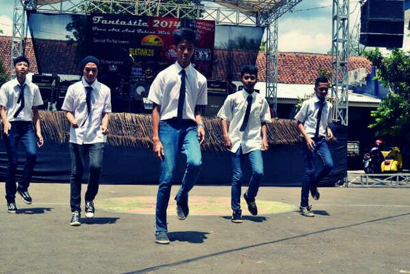 SchoolEvolution tweet picture