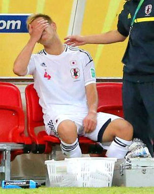 本田圭佑 Q A お悩み相談室 神大生 うわー 雨やっベー 本田圭佑 いや雨降りすぎやろ ていうかね なんで雨降らなあかんねんと この低気圧を弱めてね 高気圧を日本列島全体に覆わせる そういう気圧配置も出来ると思うんですよ Http T Co