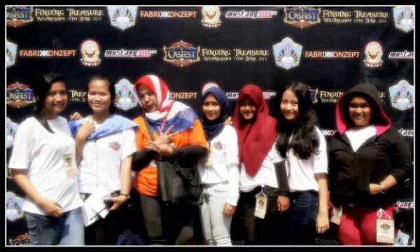 Ibu cantik di Tengah tuh yang mengajarkan panitia lebih bertanggung jawab thank you Kak tanti dan FK Nya