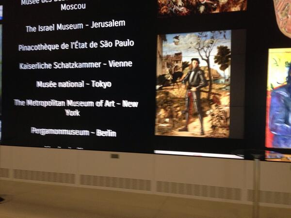 nathalietouzain's tweet image. Musée virtuelle au #googlelab: le mur bouge ... Les œuvres se succèdent  !