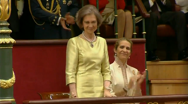 RAULGARCIADIEZ's tweet photo. La única mujer en el mundo que es hija y nieta de rey, hermana de rey, esposa de rey y madre de rey: la Reina Sofía http://t.co/nhmPsrmaa8