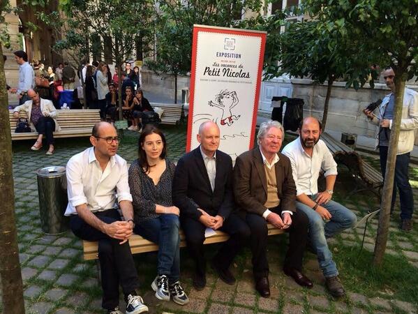 상페 할배와 고시니의 따님 그리고 꼬마 니콜라의 아빠로 등장하는 영화배우 카 므라.. #꼬마니콜라의여름방학 많이 봐주세요 행사 중.Translate post