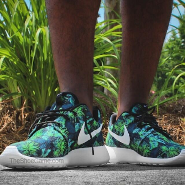 Le site de la Sneaker Twitter: "#nike Roshe Run "Poison Green Palm Trees" #rosherun #teamroshe #rosherundaily #kicksolog... http://t.co/RSi57xj4v8 / Twitter