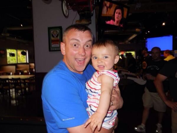 PCC champ Andy Fox hanging with the prettiest girl in the bar.  #goldentee #Pcc4