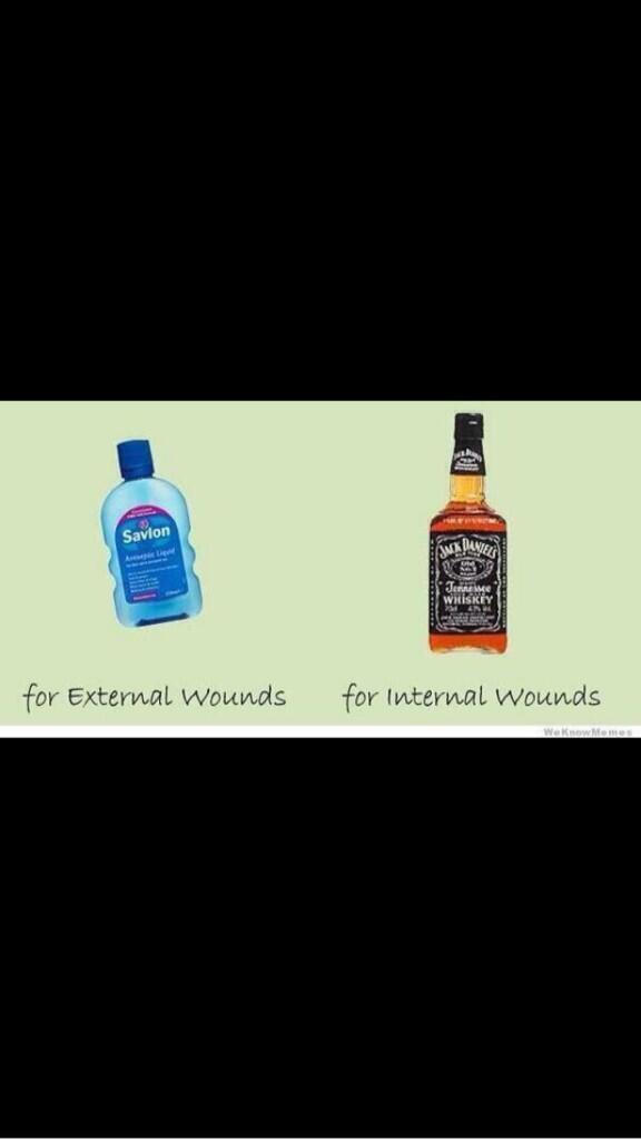 lKeepItReaI's tweet photo. See, alcohol solves everything http://t.co/KkMtpE808z