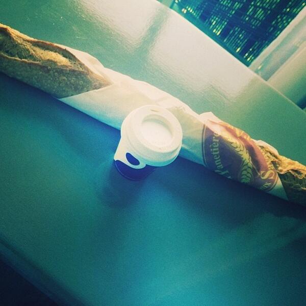 2dayswork's tweet image. La baguette #baguette #lunch #cotedesbasque by murphyellabp bit.ly/1qgQViW ☕️ ... bit.ly/1ndgiOk