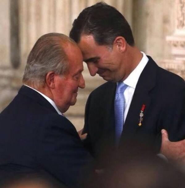 AGutiLam's tweet photo. Estoy emocionada !!! Viva Felipe VI !!! http://t.co/BqL3ZJtZFC