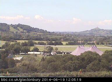 __JC_S's tweet photo. @UndiPL @phil_up81 @Lady_Amyc: 6more sleeps! “@bbcglasto: http://t.co/EzOftQN1JG Don't she look pretty? #6moresleeps http://t.co/8XF9sYHQsM”