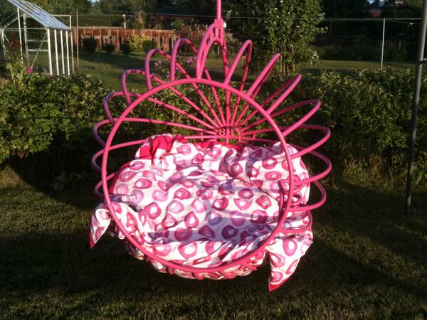 GAVDevelopments's tweet image. For every garden #swing ordered during the #WorldCup2014 we will give you the bean bag free! Saving £150.