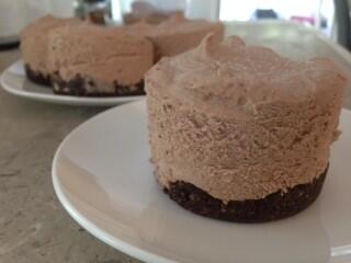 DeLure_Bakery's tweet photo. Our egg free kahlua cheesecakes are light and fluffy.  Get them at Bella Monica! http://t.co/VwS4HApT8u