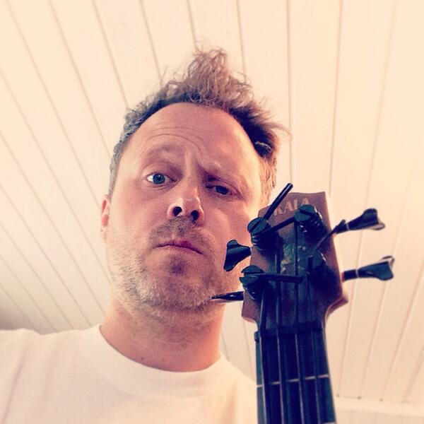 HellstringsN's tweet image. Første øving for Don P på evigheter. Alt ligget nå an til at #hellstrings har fått en lenge etterlengtet bassist!