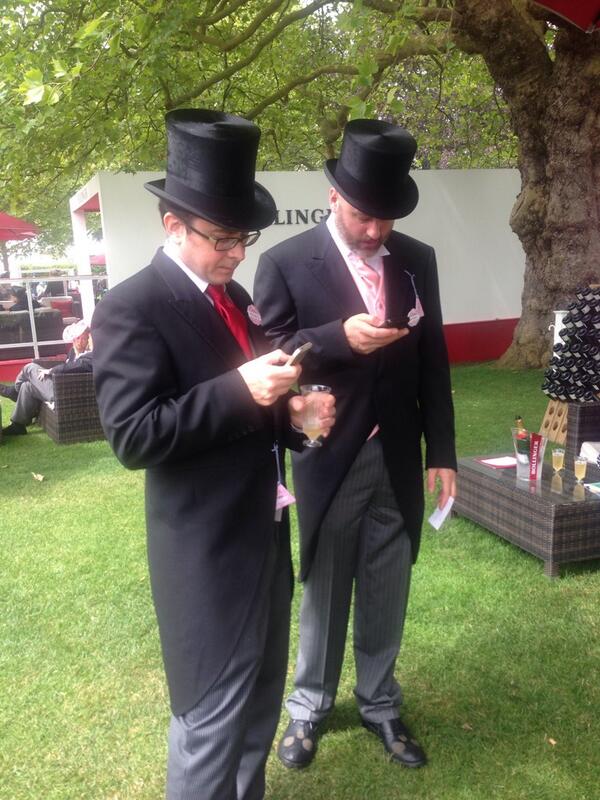 marthaward2's tweet image. Having fun? @noelstewarthat @piersatkinson #lookbusy