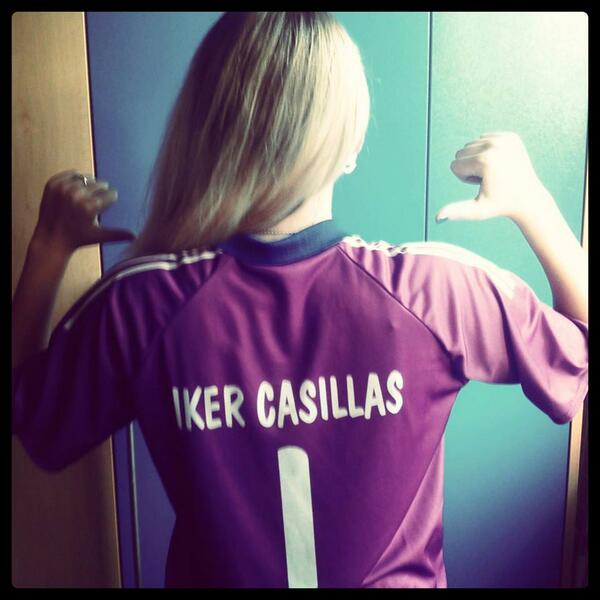 ZuzkaZi's tweet photo. @CasillasWorld Please, Iker don´t leave RM! You are a legend of club and RM without you isn´t RM. We love you! <3 http://t.co/rcF3ApyLvX