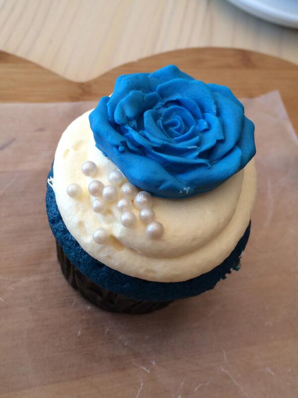 ComplexSymmetry's tweet image. #TakingTea at Luvies Bakery - blue velvet cupcakes: if these were baby blues, all rescue ships would be turned away!