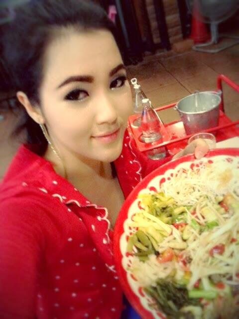 heoshellva1's tweet image. @M_GraceJKT48 Lum mandi eaa? Yuk makan bareng!