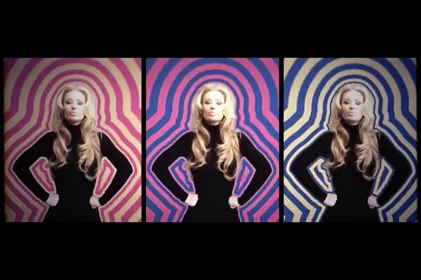 adulthood's tweet image. 👸 #ProblemVideo #IggyAzalea  @IGGYAZALEA