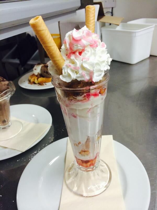 The_Applecart's tweet photo. Raspberry Waffle Blocker for your enjoyment #foodporn #tweetwhatyoueat #monsterdessert #newmenu http://t.co/2uPbQgTp8l