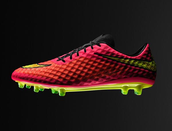 soccerdotcom's tweet photo. If @WayneRooney scores for #ENG vs #URU we'll give away a pair of #Hypervenom. Follow &amp; RT to enter! http://t.co/p3LV9MH23W