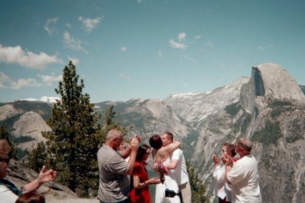 jeckaroo's tweet photo. Happy Anniversary @MotoWilliams . 9 years!! http://t.co/hBTMIxvY5T