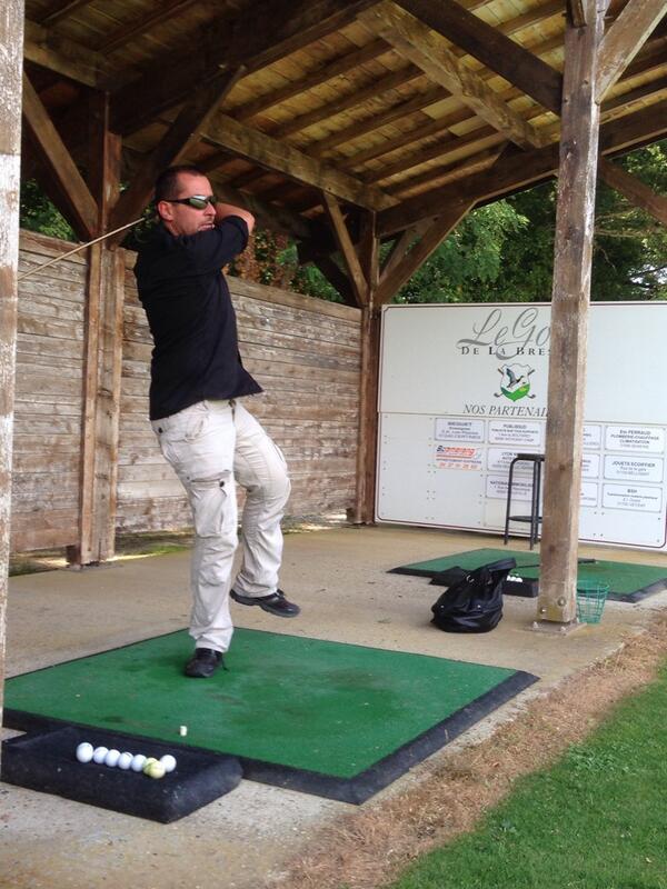 PrimeFranck's tweet photo. Smart golf cup pour se détendre après le #t2m2014 Une autre idée de la vie #lifeisgood http://t.co/GVYqaZZY8b