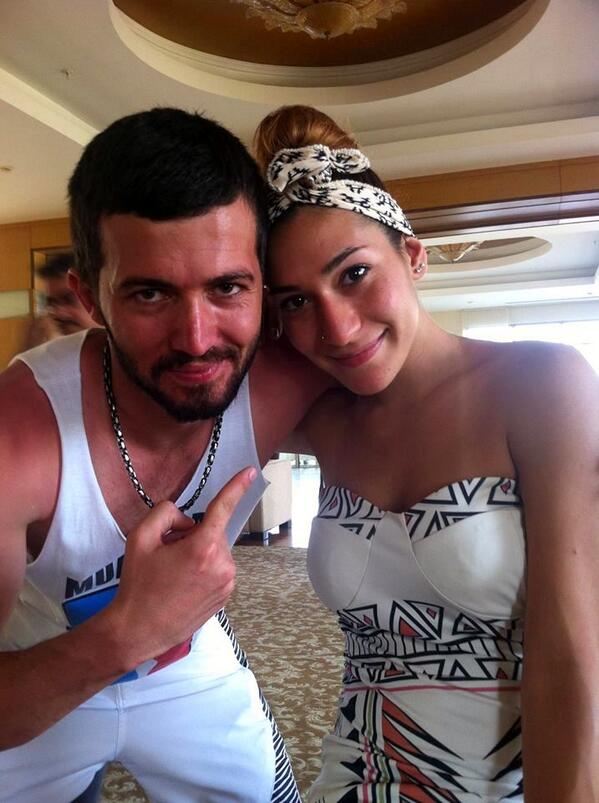 Survivor Güzel Kızı Berna ile Fotomuz :)  <a href="/BernaCanbeldek/">Berna canbeldek</a>