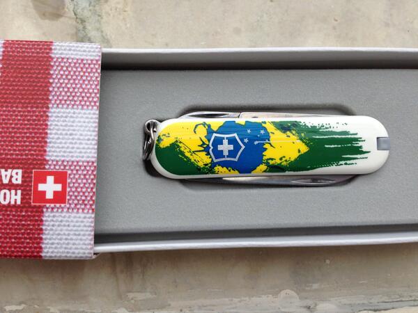xamora's tweet photo. Adorei meu canivete suiço que ganhei lá no @swissando_ !!! Obrigada! #swissando #baixosuica #lagoa http://t.co/IOgUoveT70