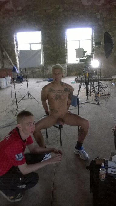 On set @MickeyTOfficial @AshtonBradXXX http://t.co/bYS5LL6efY