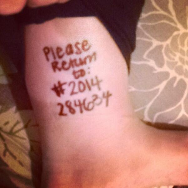 HectorZpata's tweet image. #tbt tatted in PCB #SpringBreak #IfLostReturnTo @morgan_lyons @lingo_92 @carls_jr15 😂🌴