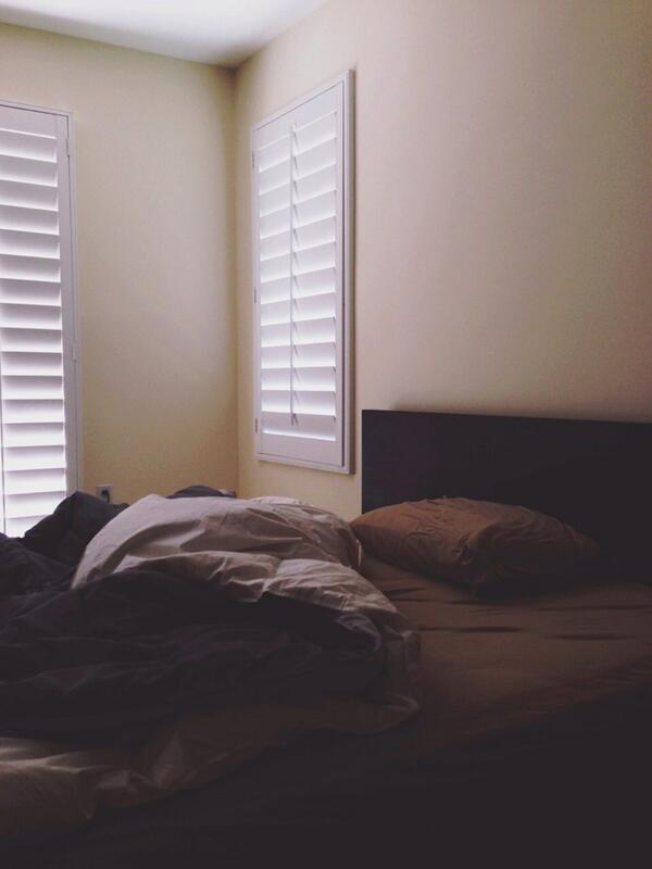 I need help someone make my bed now!!