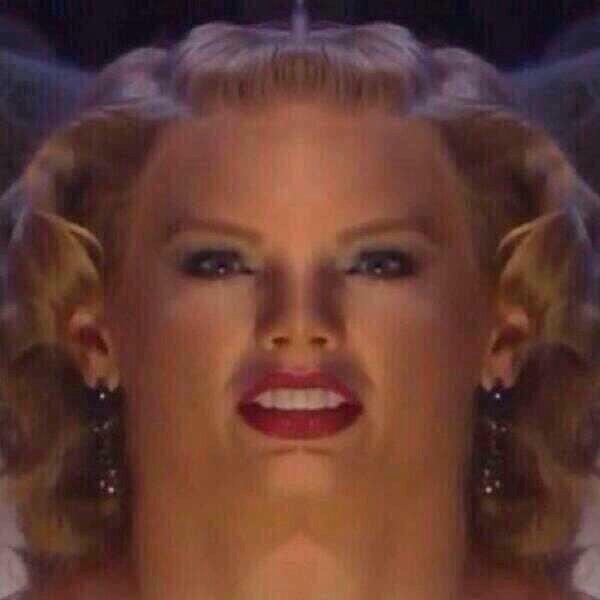 TaySwiftzlcs's tweet image. LOL LMAO SHE&apos;S STILL PRETTY THO😂😂