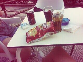 6_paulaa's tweet image. Pues tomando algo con la fei @IsaMartin97